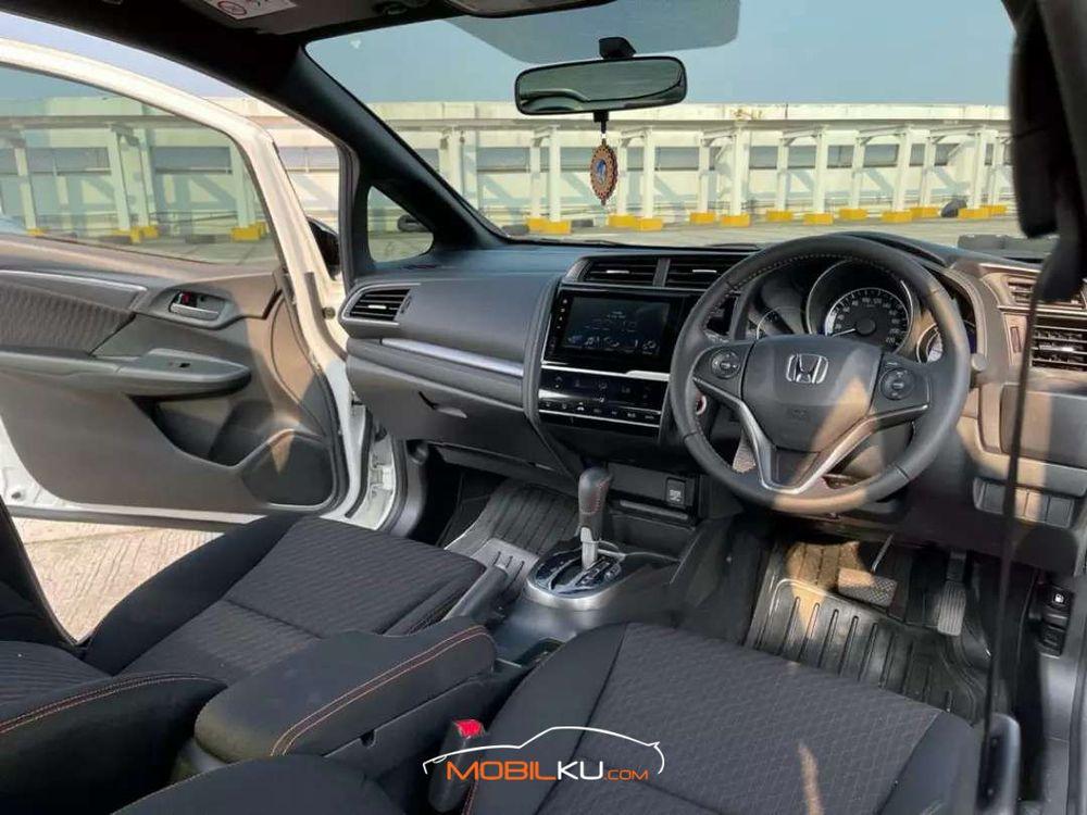 Mobil Honda Jazz 2019