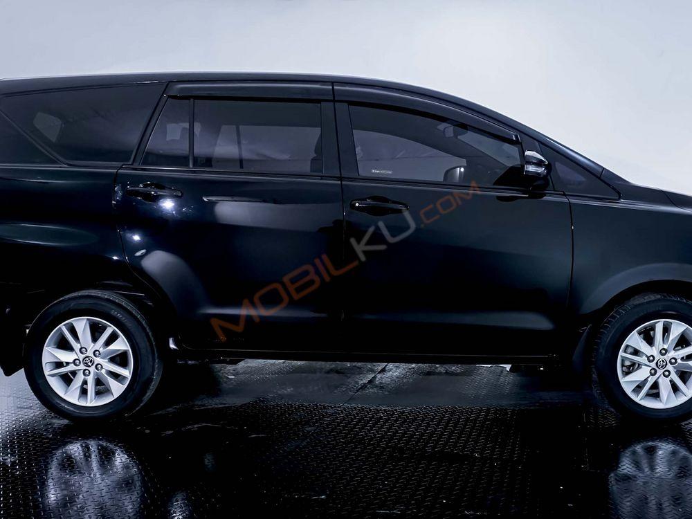 Mobil Toyota Kijang Innova 2020