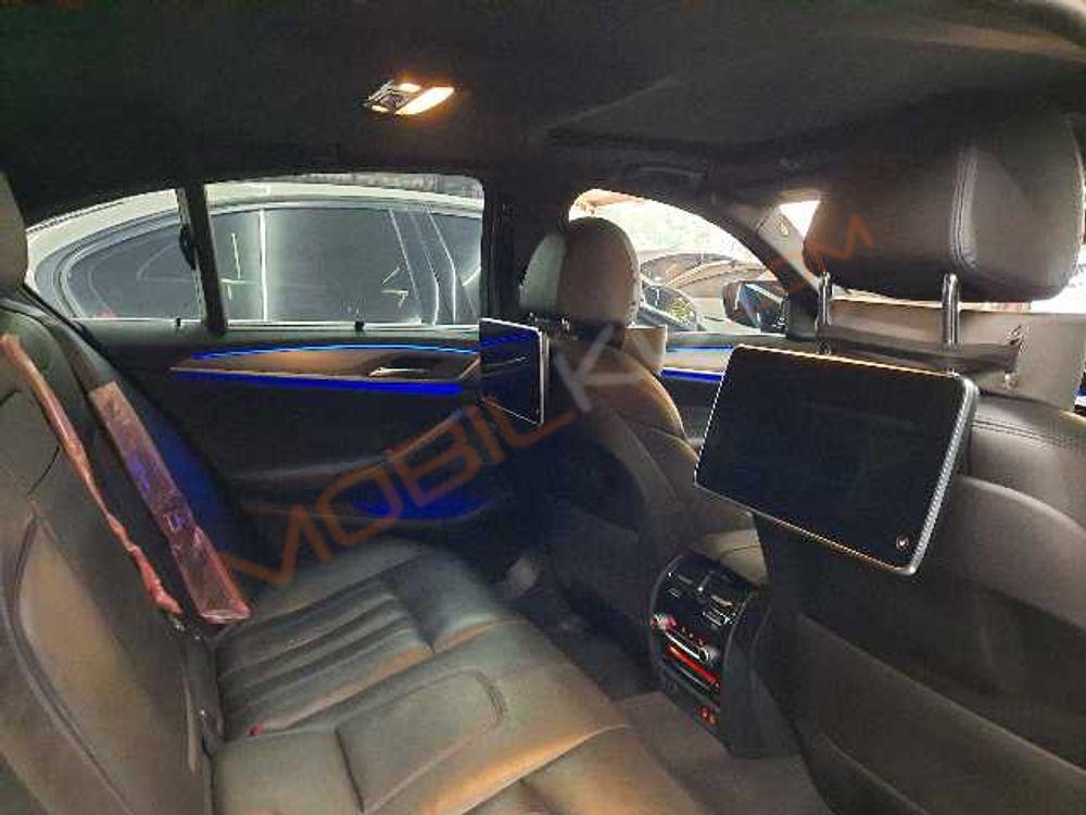 Mobil BMW 5 Series 2020