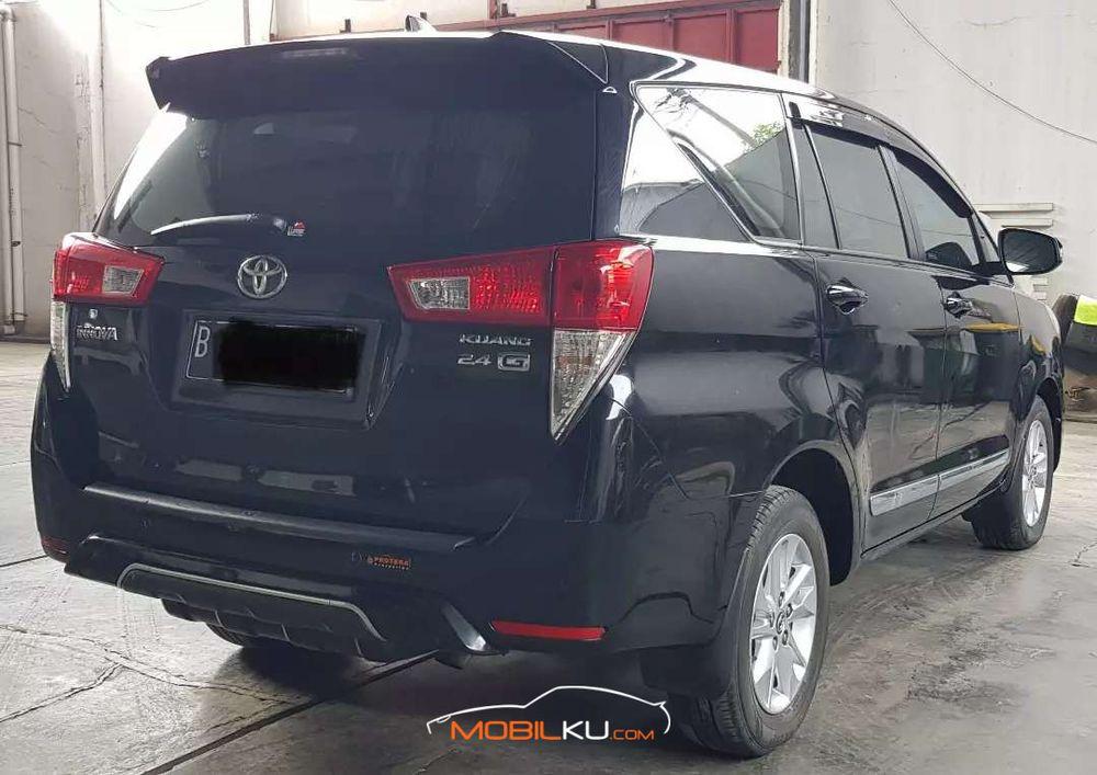 Mobil Toyota Kijang Innova 2018