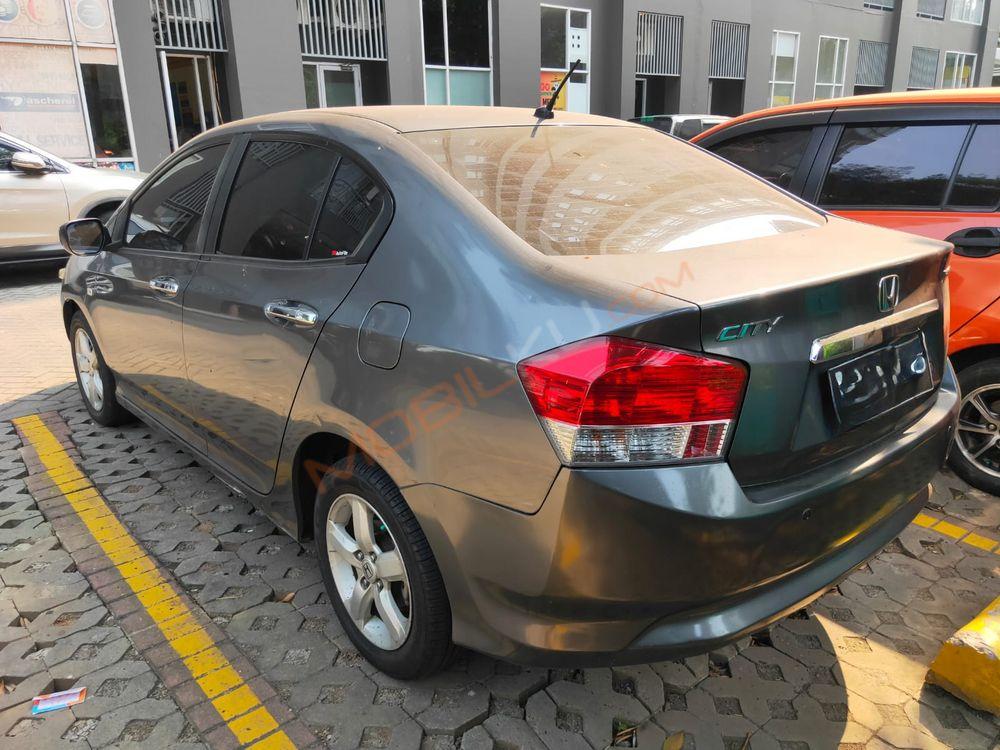 Mobil Honda City Sedan 2010