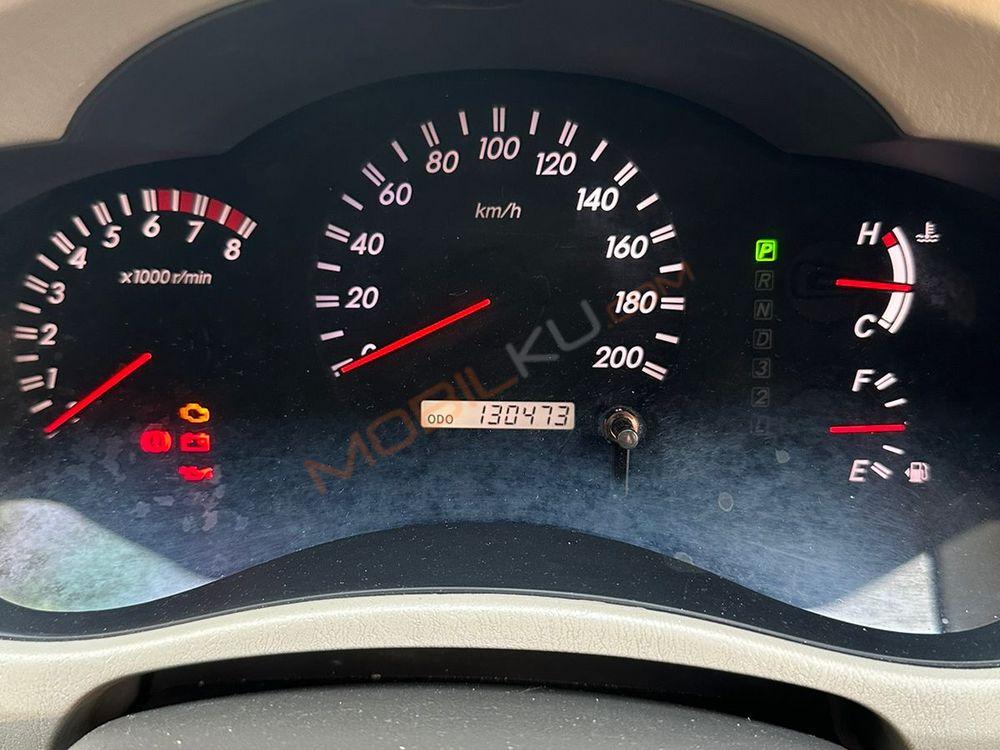 Mobil Toyota Kijang Innova 2011