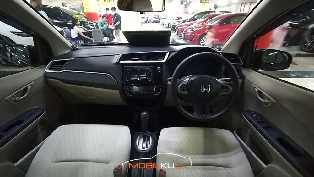 Mobil Honda Brio 2017
