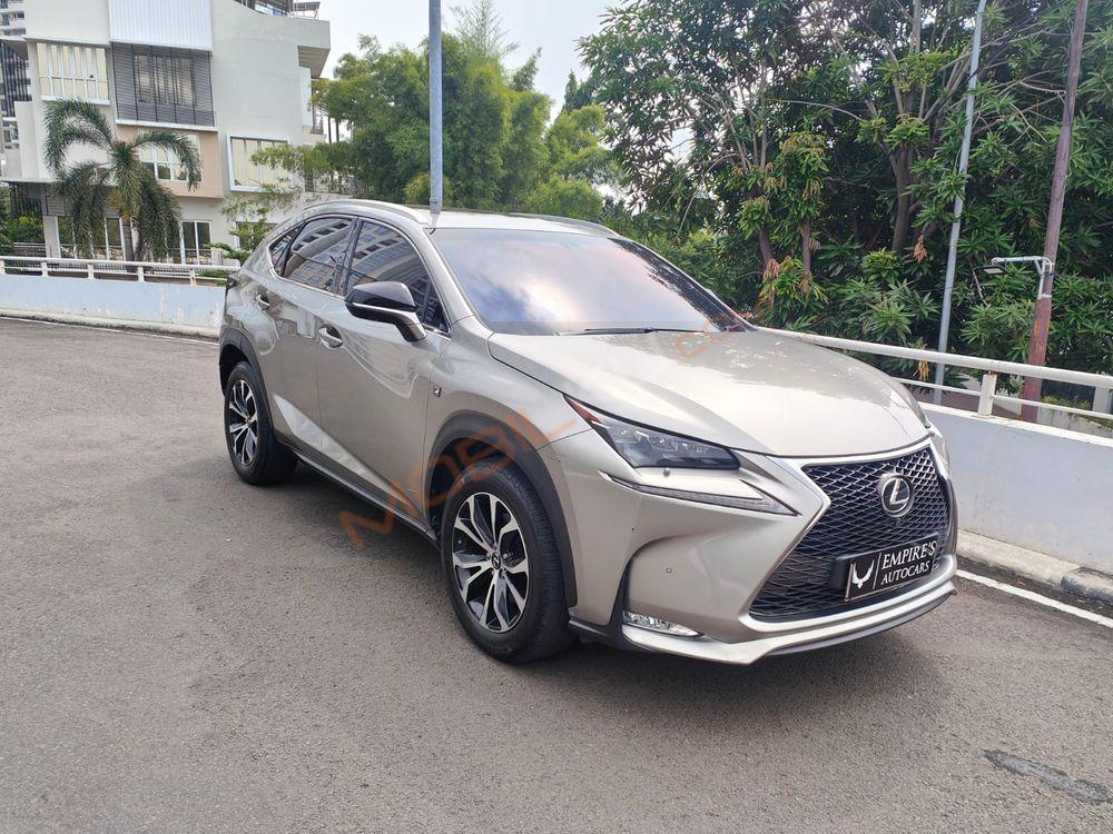 Mobil Lexus NX 2016