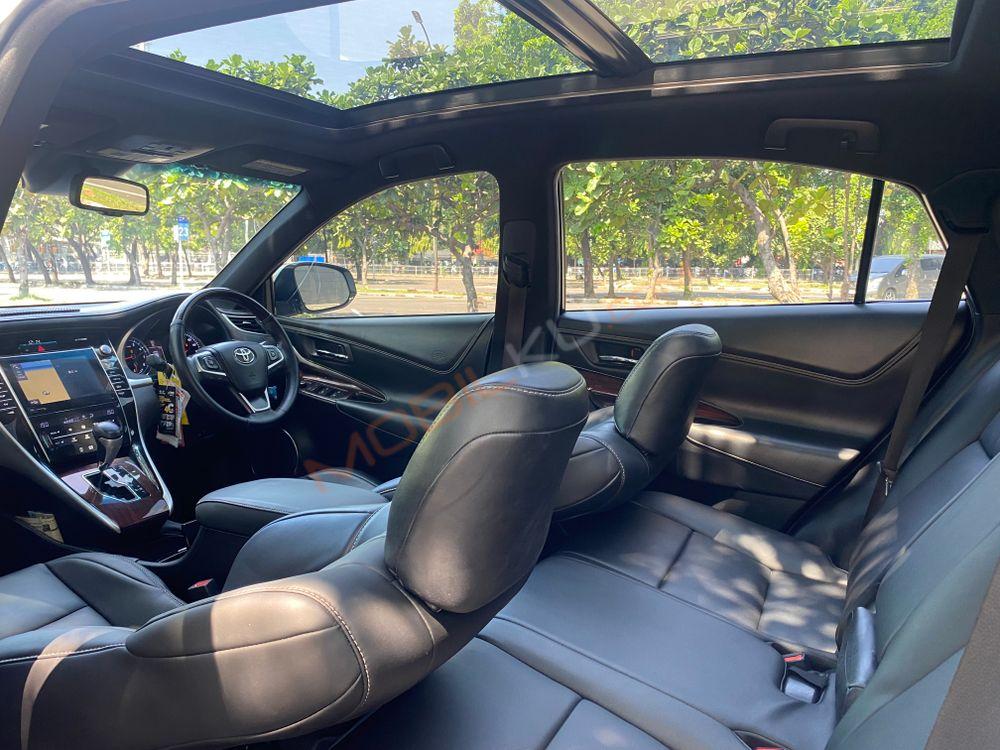 Mobil Toyota Harrier 2014