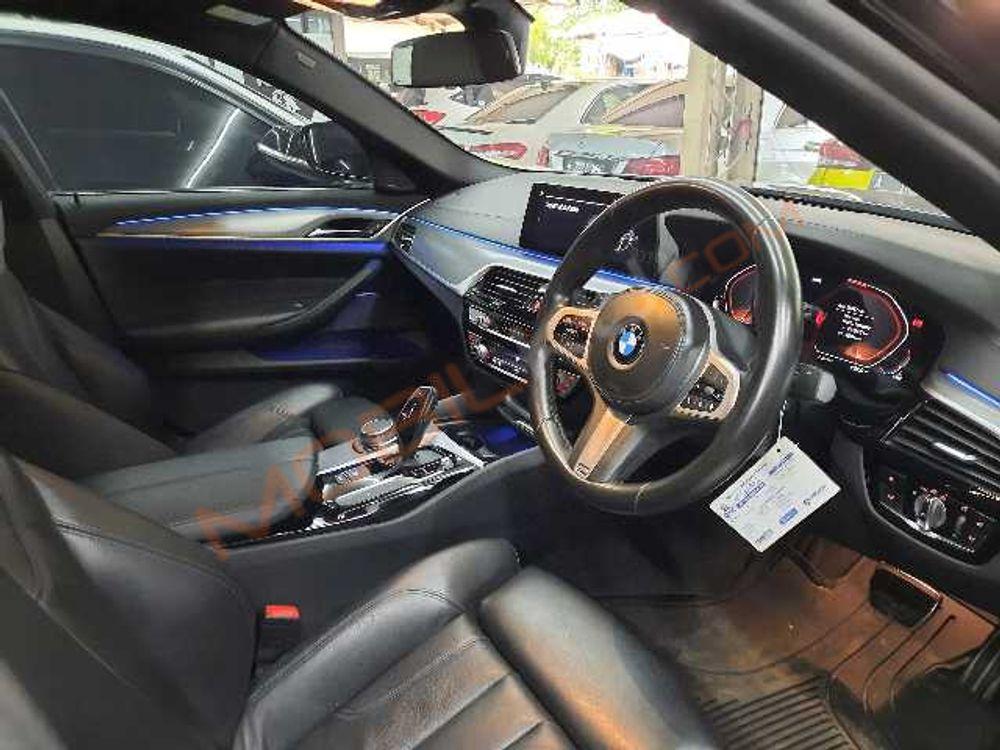 Mobil BMW 5 Series 2020