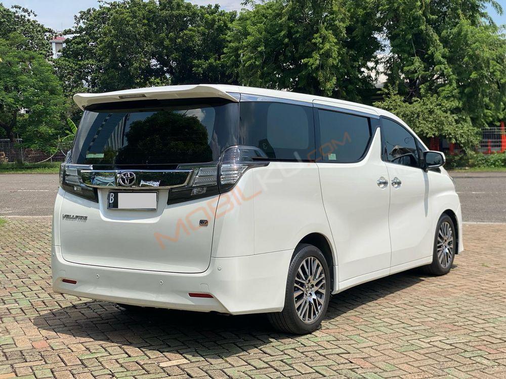 Mobil Toyota Vellfire 2017