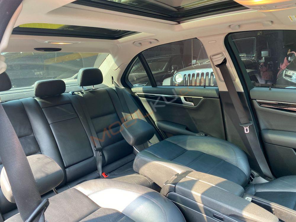 Mobil Mercedes-Benz C-Class 2013