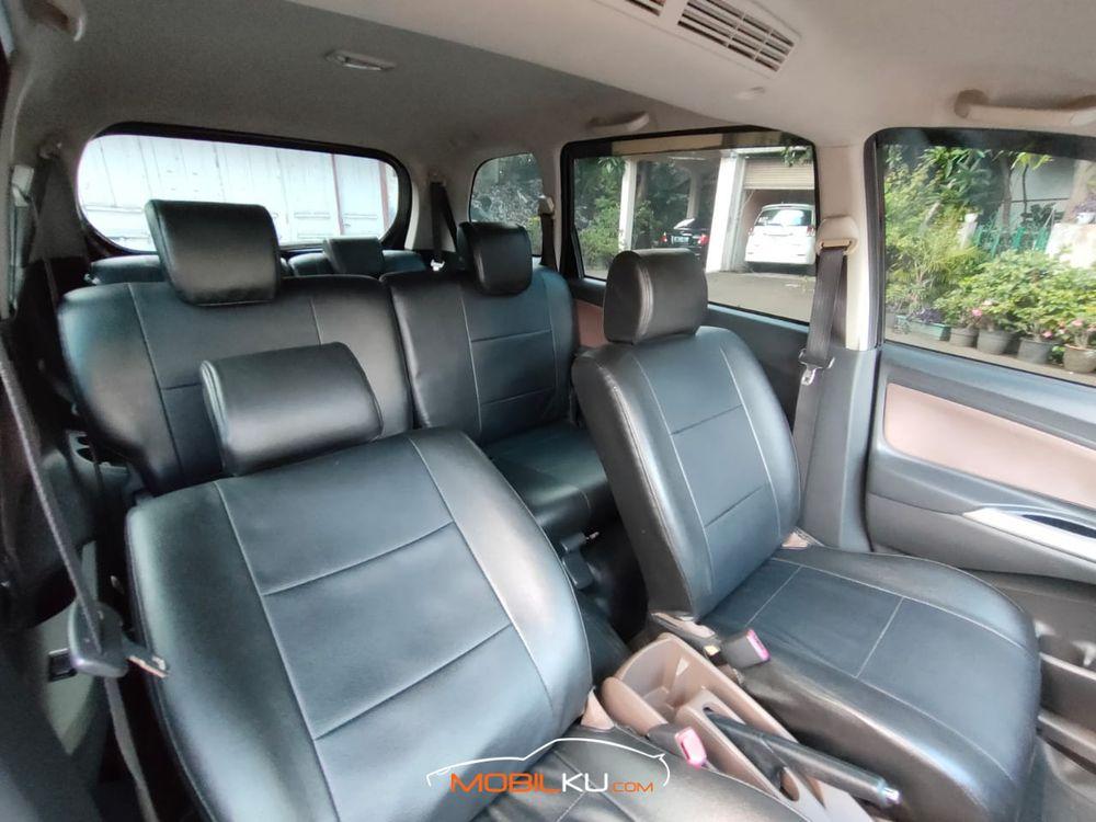 Mobil Daihatsu Xenia 2016