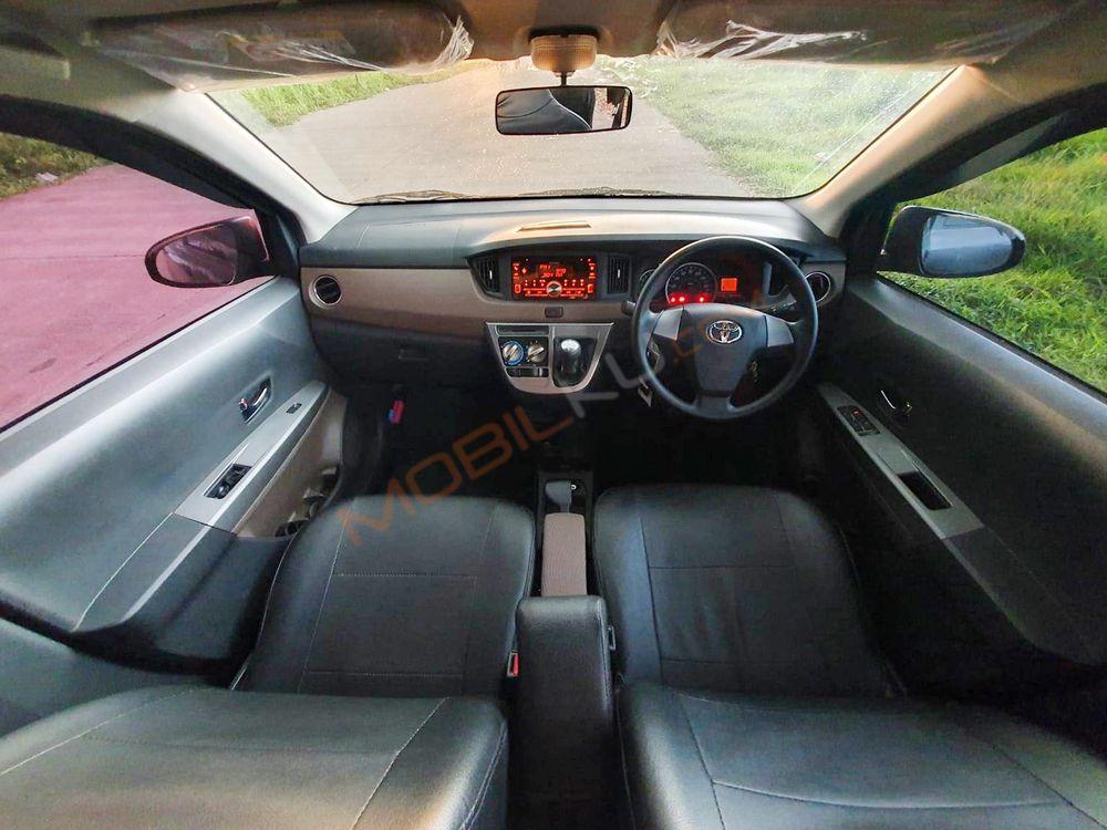 Mobil Toyota Calya 2019