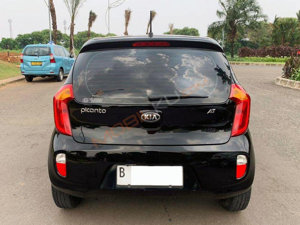 Mobil Kia Picanto 2013