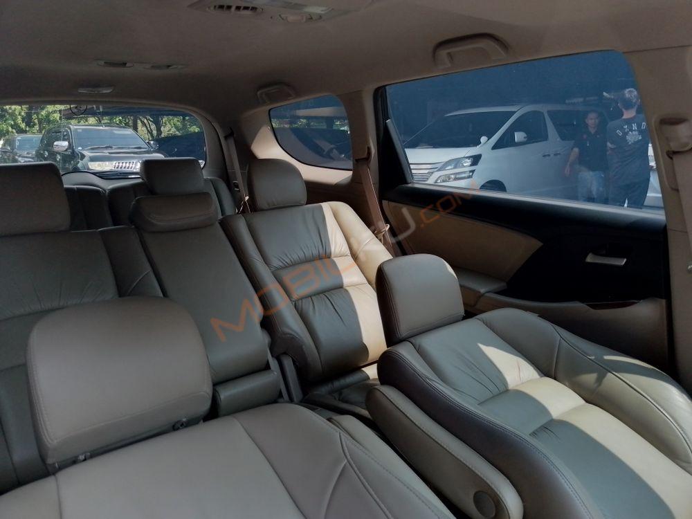 Mobil Honda Odyssey 2012