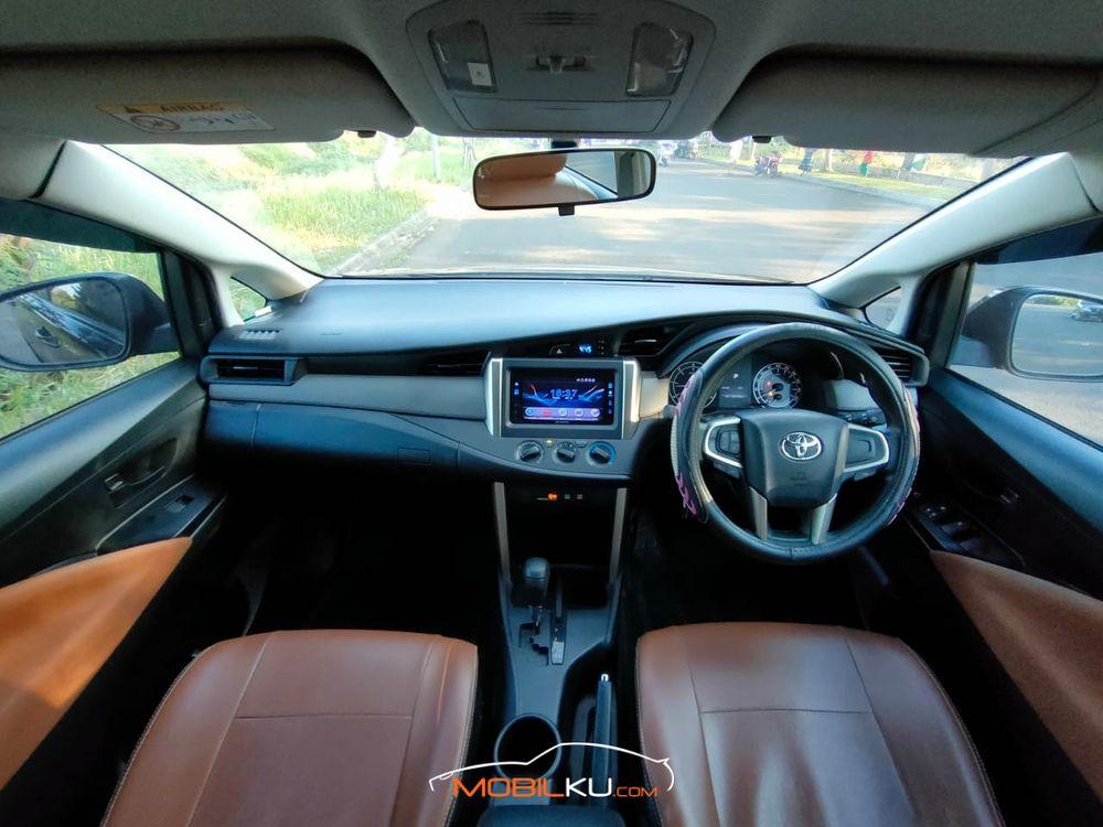 Mobil Toyota Kijang Innova 2017