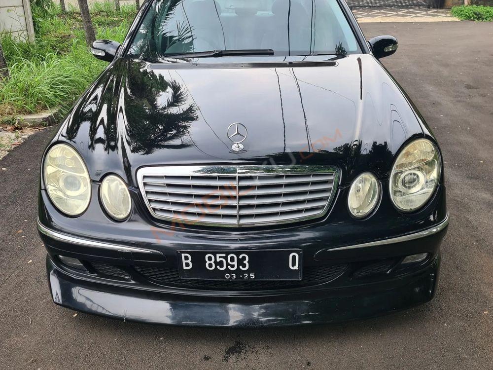 Mobil Mercedes-Benz E-Class 2005