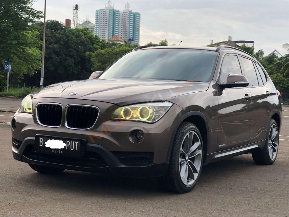 Mobil BMW X1 2013