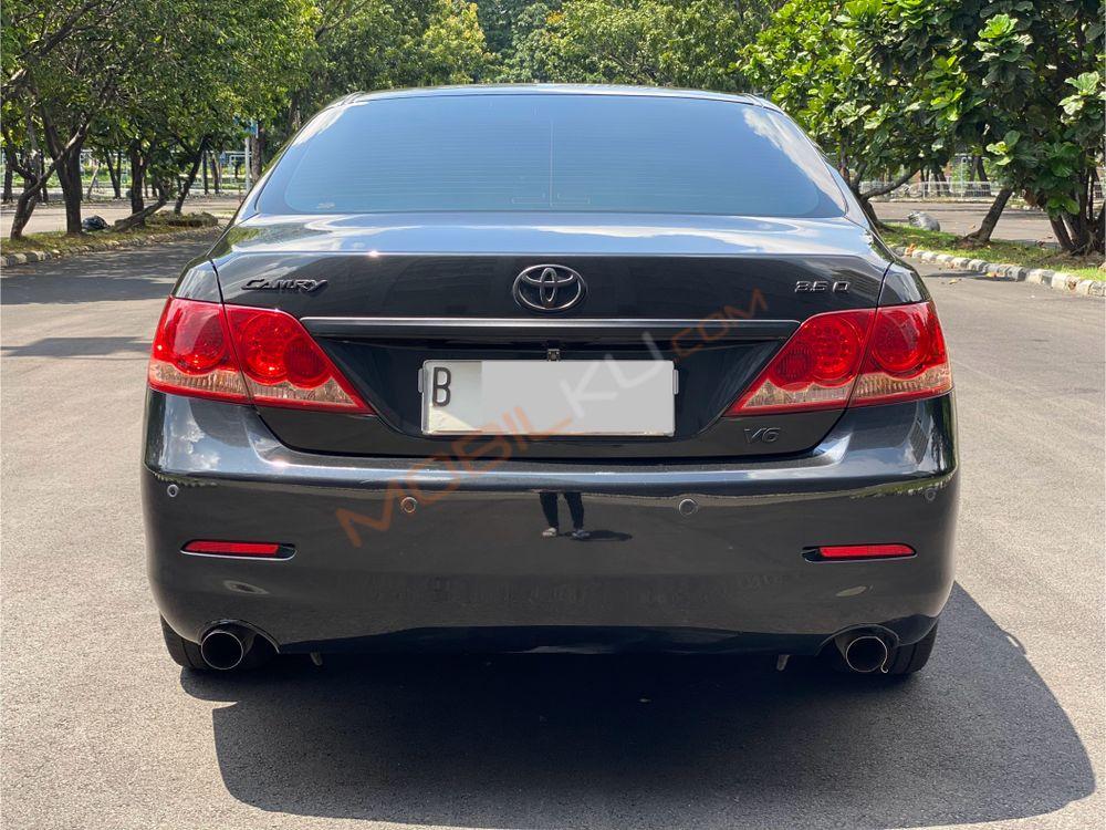Mobil Toyota Camry 2007