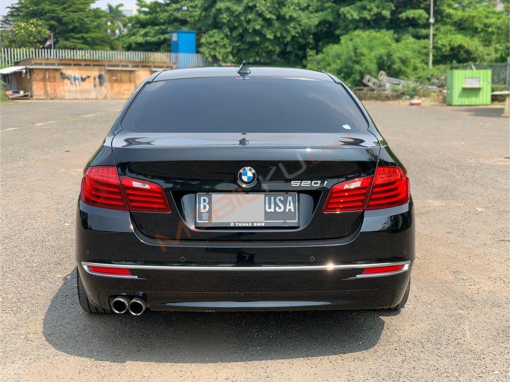 Mobil BMW 5 Series 2016
