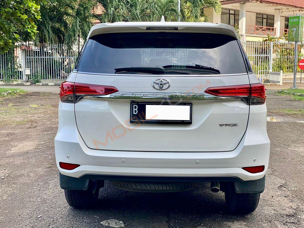 Mobil Toyota Fortuner 2016