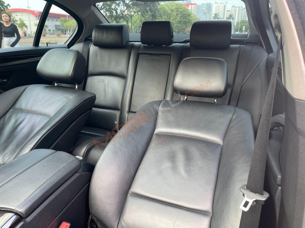 Mobil BMW 5 Series 2013