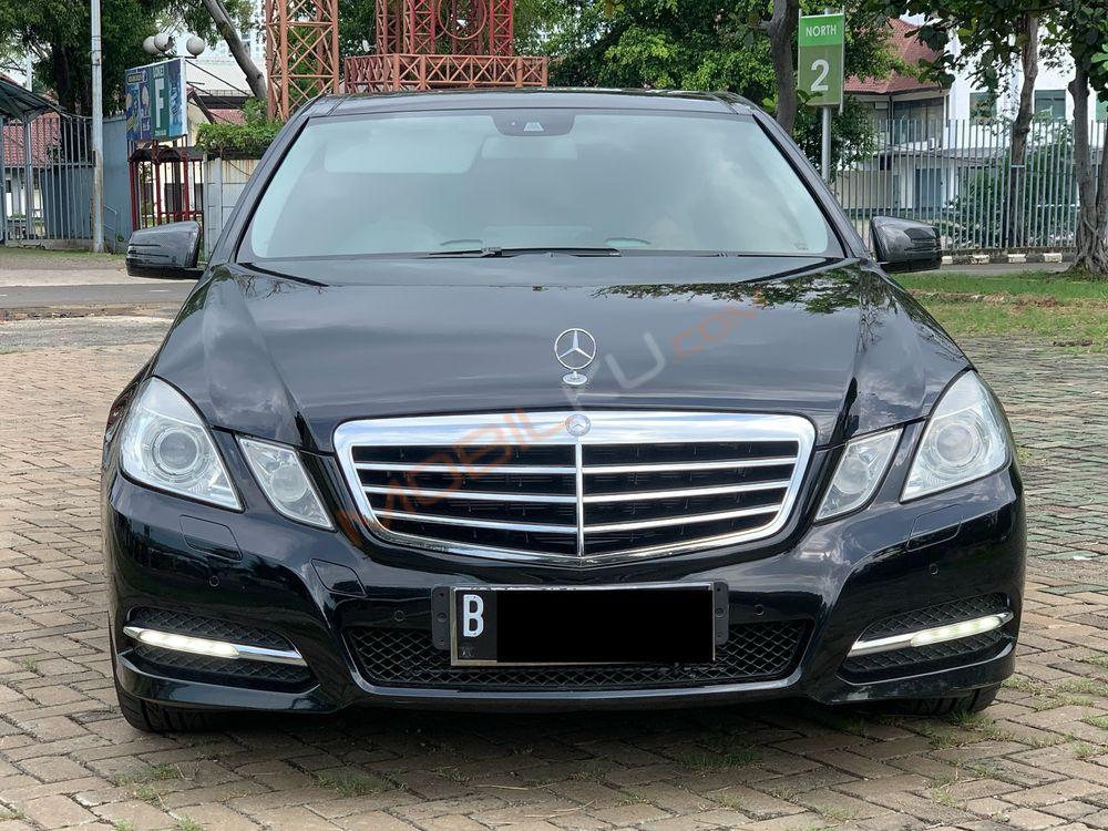 Mobil Mercedes-Benz E-Class 2011