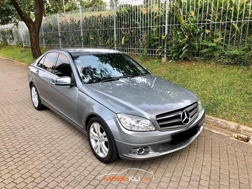 Mobil Mercedes-Benz C-Class 2011