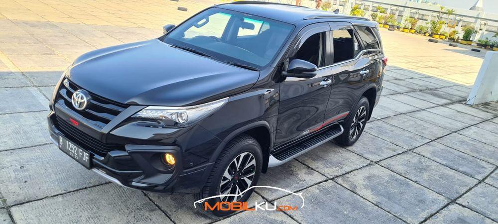 Mobil Toyota Fortuner 2018