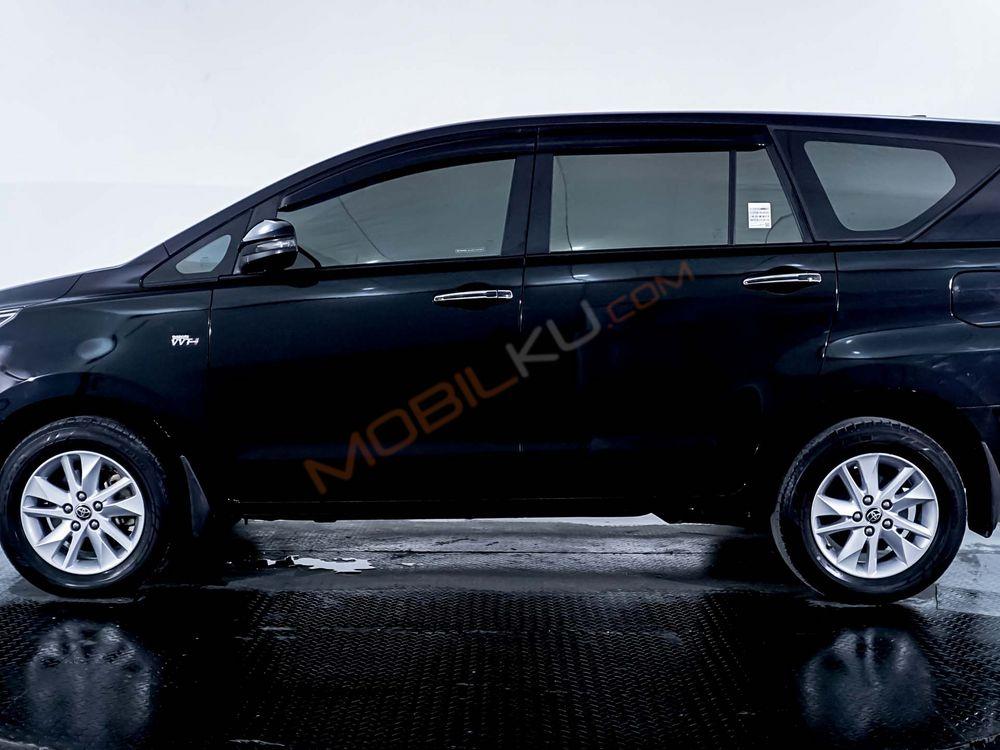 Mobil Toyota Kijang Innova 2019