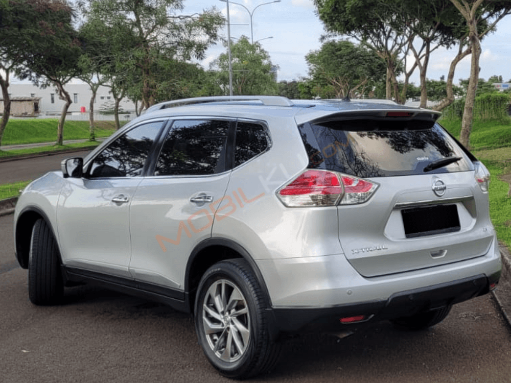 Mobil Nissan X-Trail 2017