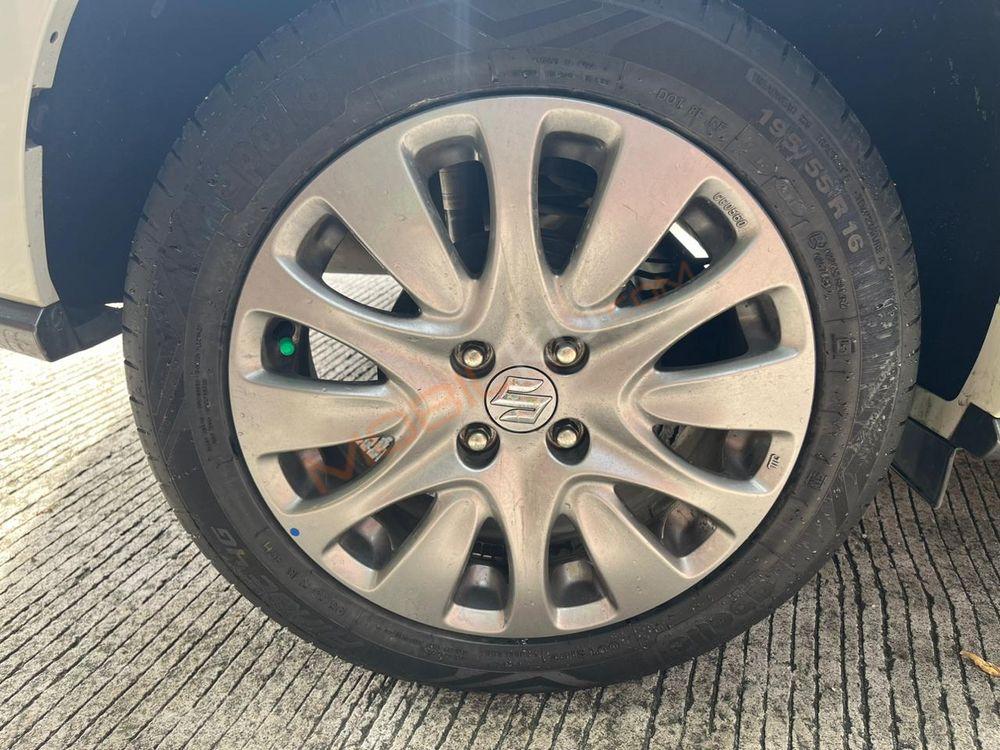 Mobil Suzuki Baleno 2019