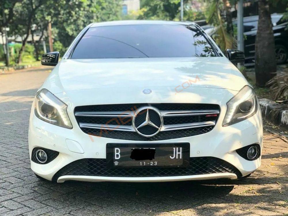 Mobil Mercedes-Benz A-Class 2013