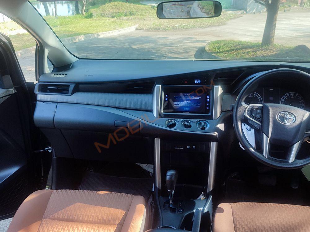 Mobil Toyota Kijang Innova 2018