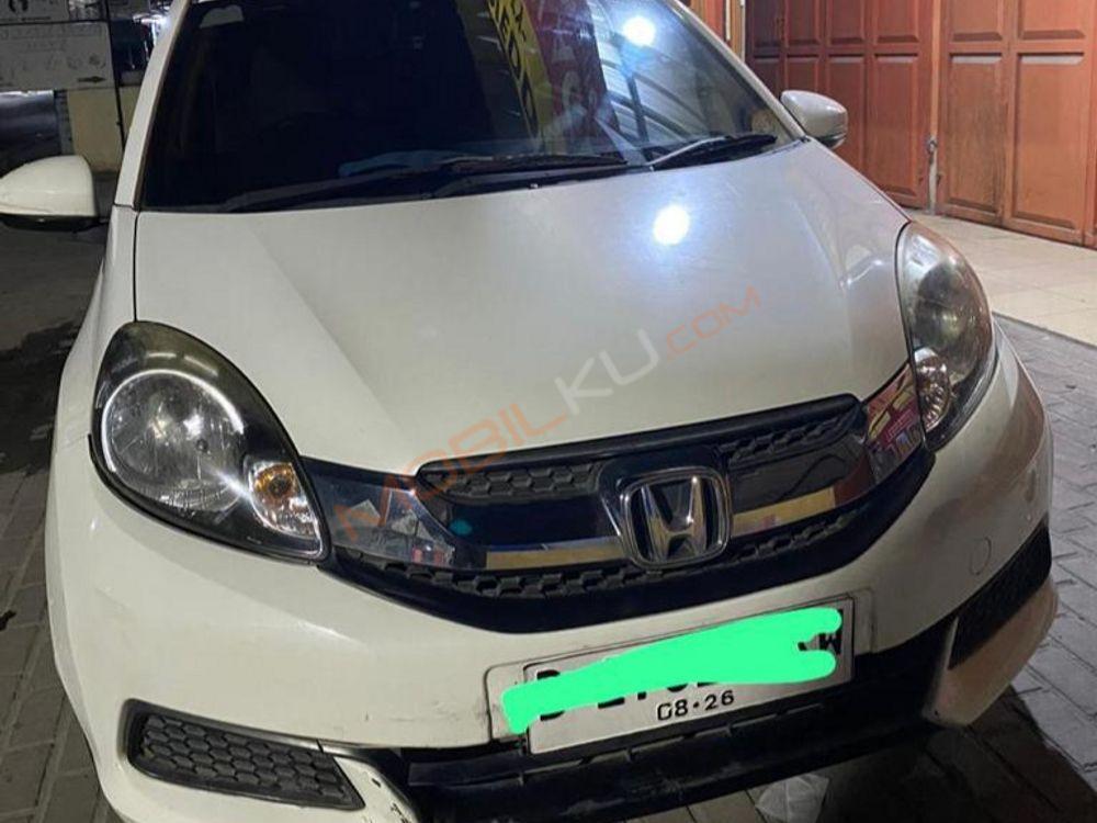 Mobil Honda Mobilio 2016
