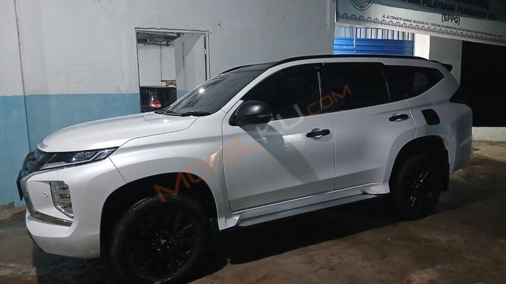 Mobil Mitsubishi Pajero Sport 2024