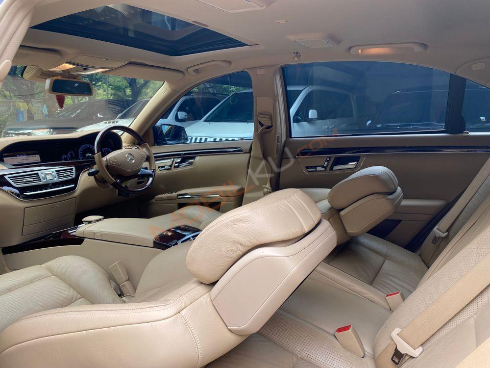 Mobil Mercedes-Benz S-Class 2011
