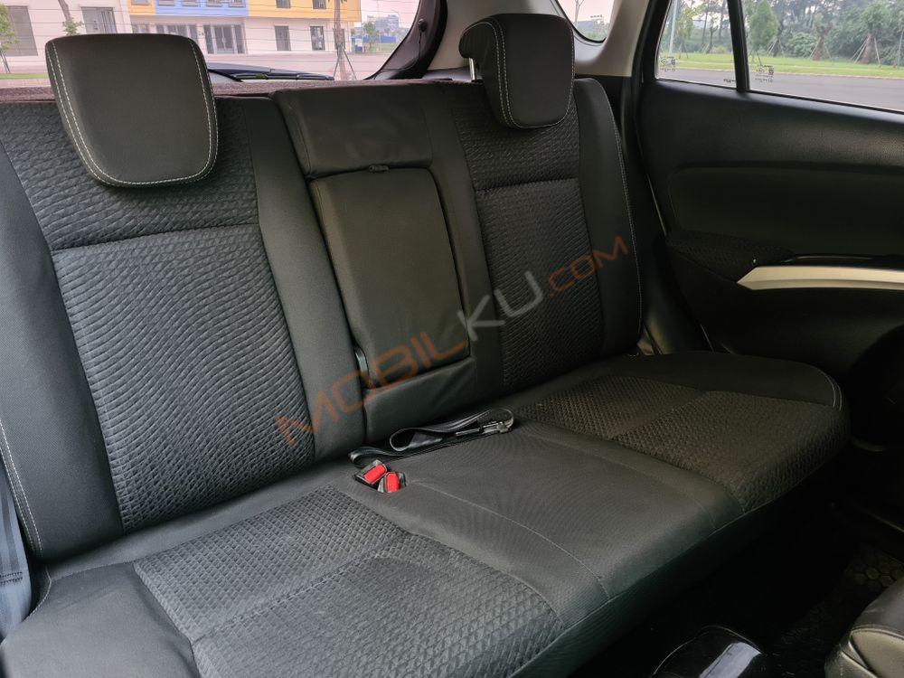 Mobil Suzuki SX4 2016