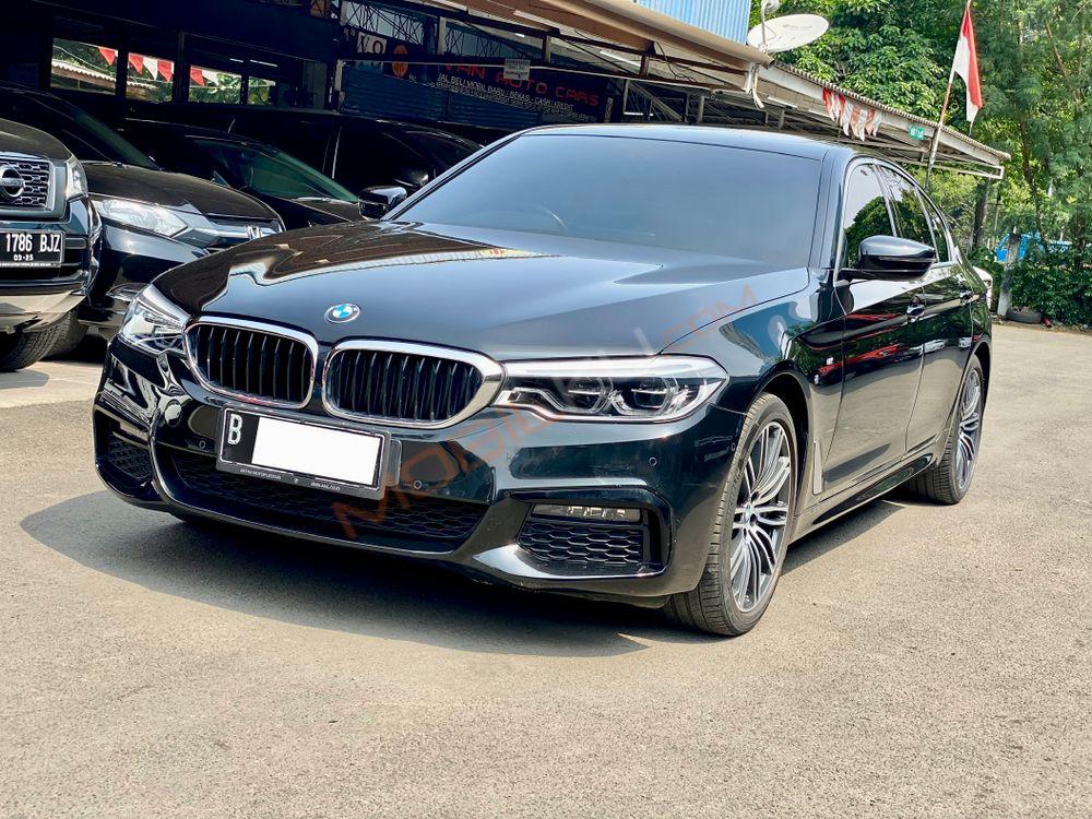 Mobil BMW 5 Series 2020