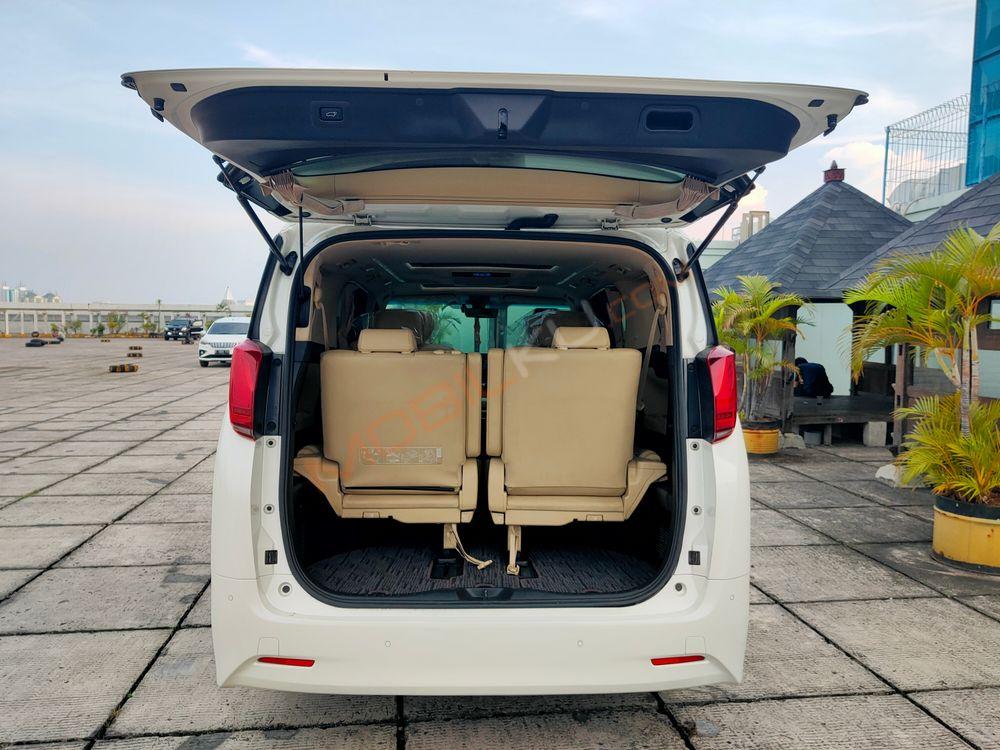 Mobil Toyota Alphard 2018