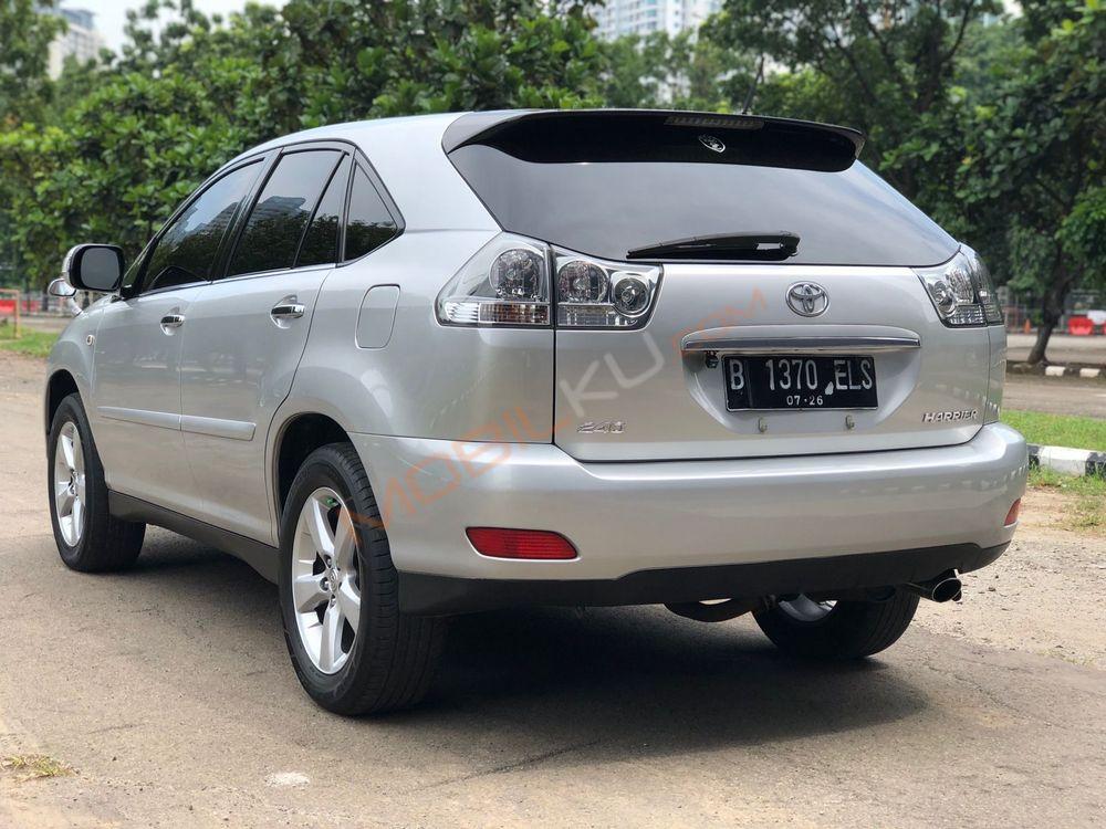 Mobil Toyota Harrier 2013