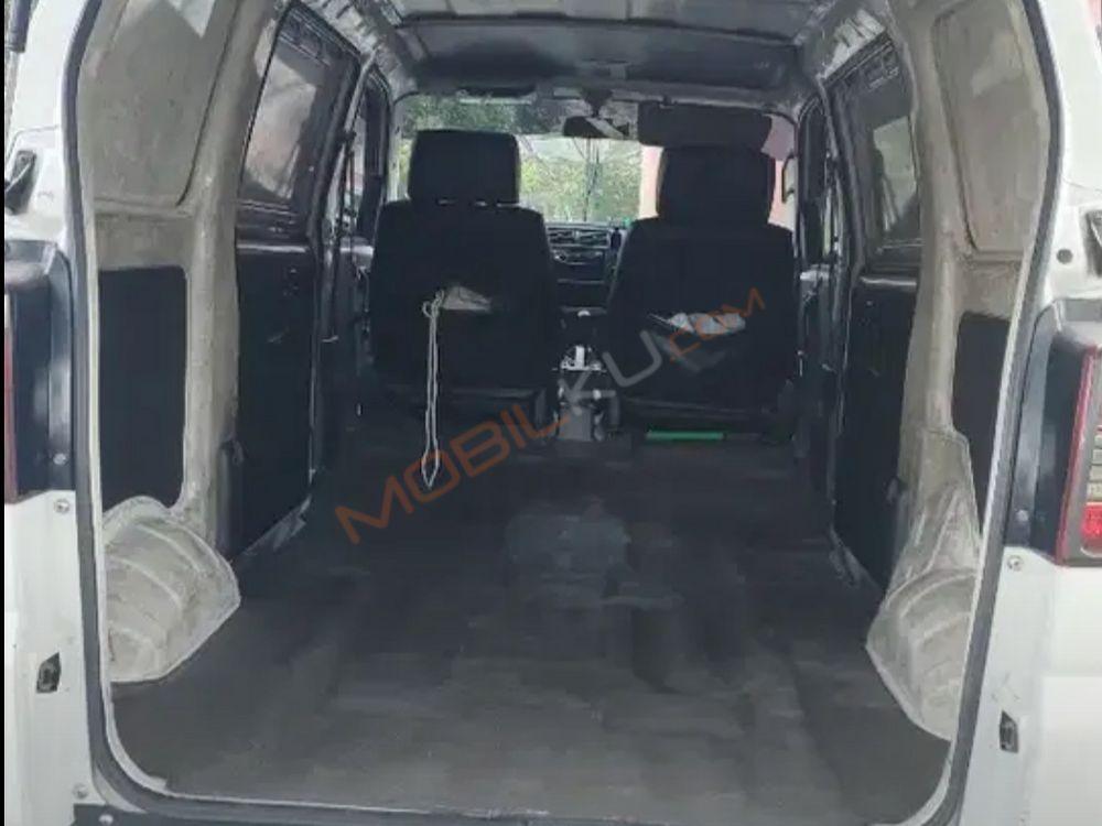 Mobil Suzuki APV 2015