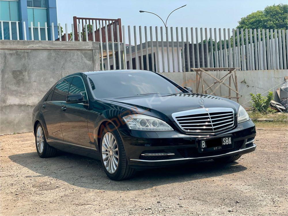 Mobil Mercedes-Benz S-Class 2011