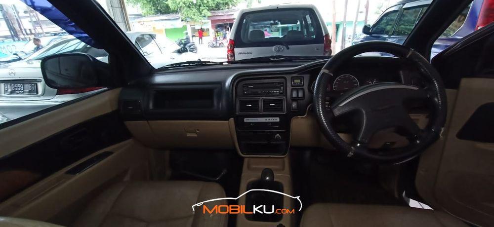Mobil Isuzu Panther 2005