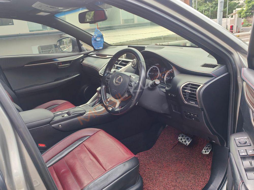 Mobil Lexus NX 2016