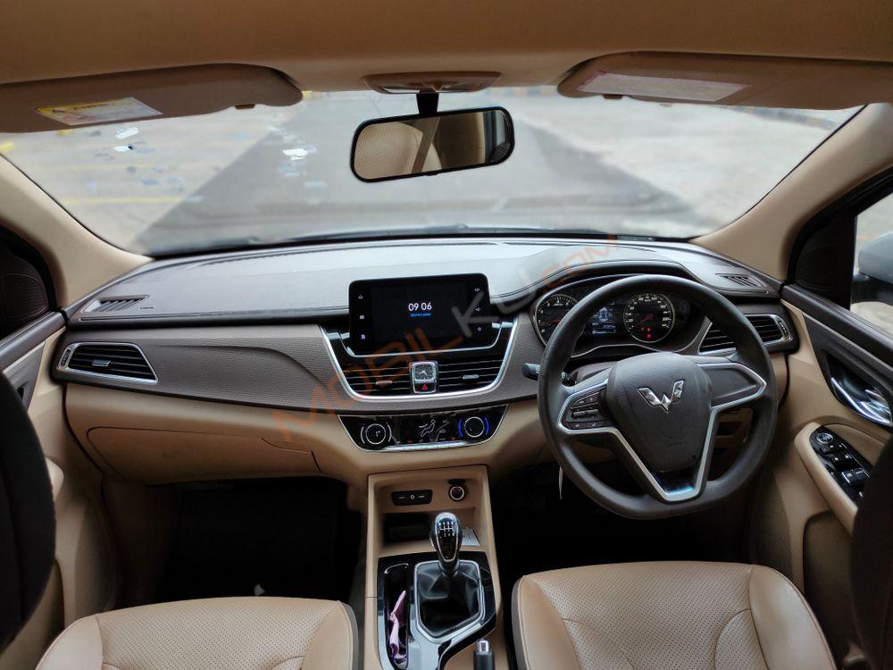 Mobil Wuling Cortez 2018