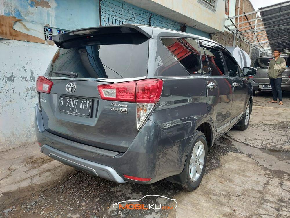 Mobil Toyota Kijang Innova 2017