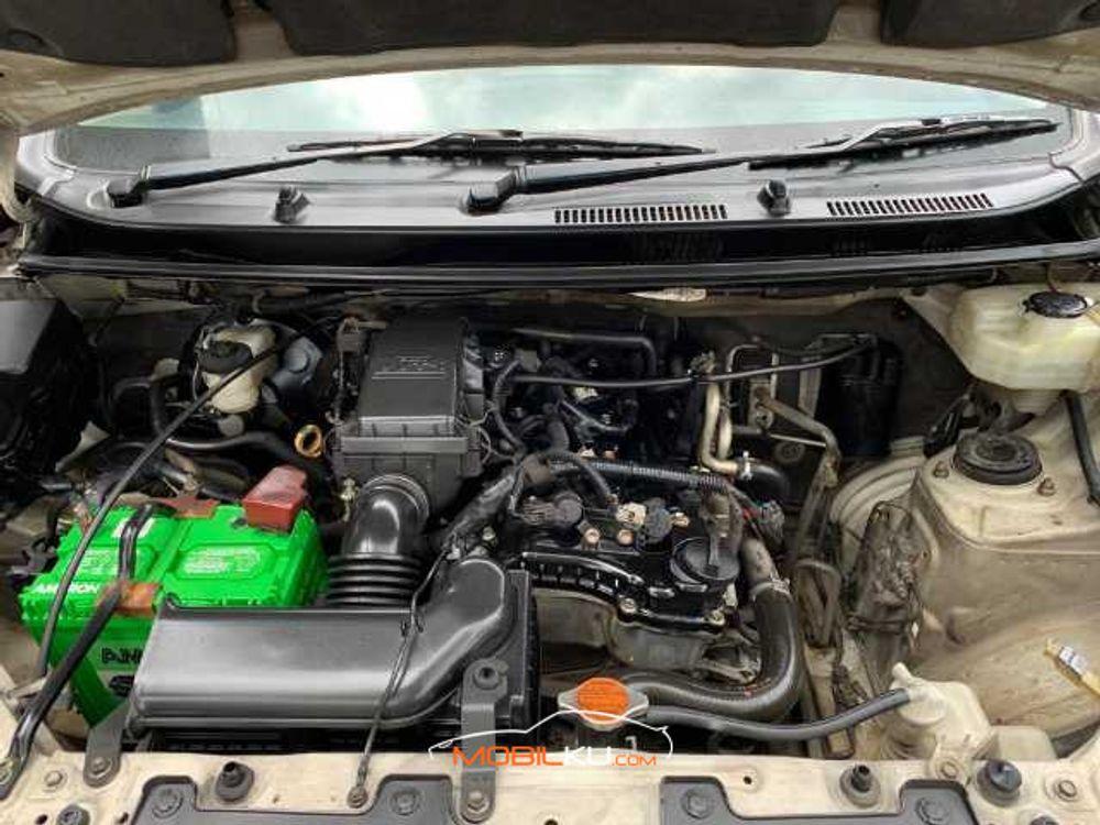 Mobil Toyota Rush 2012