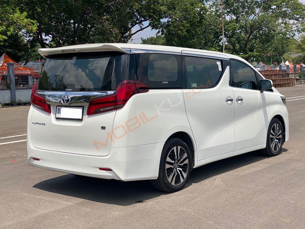 Mobil Toyota Alphard 2019