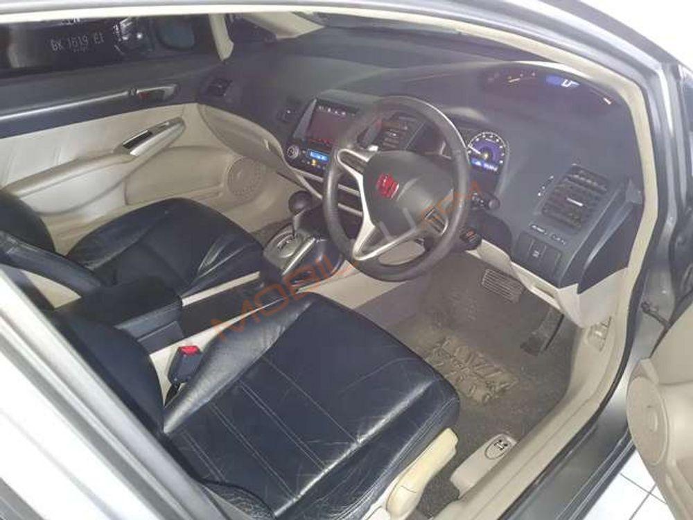 Mobil Honda Civic Sedan 2006
