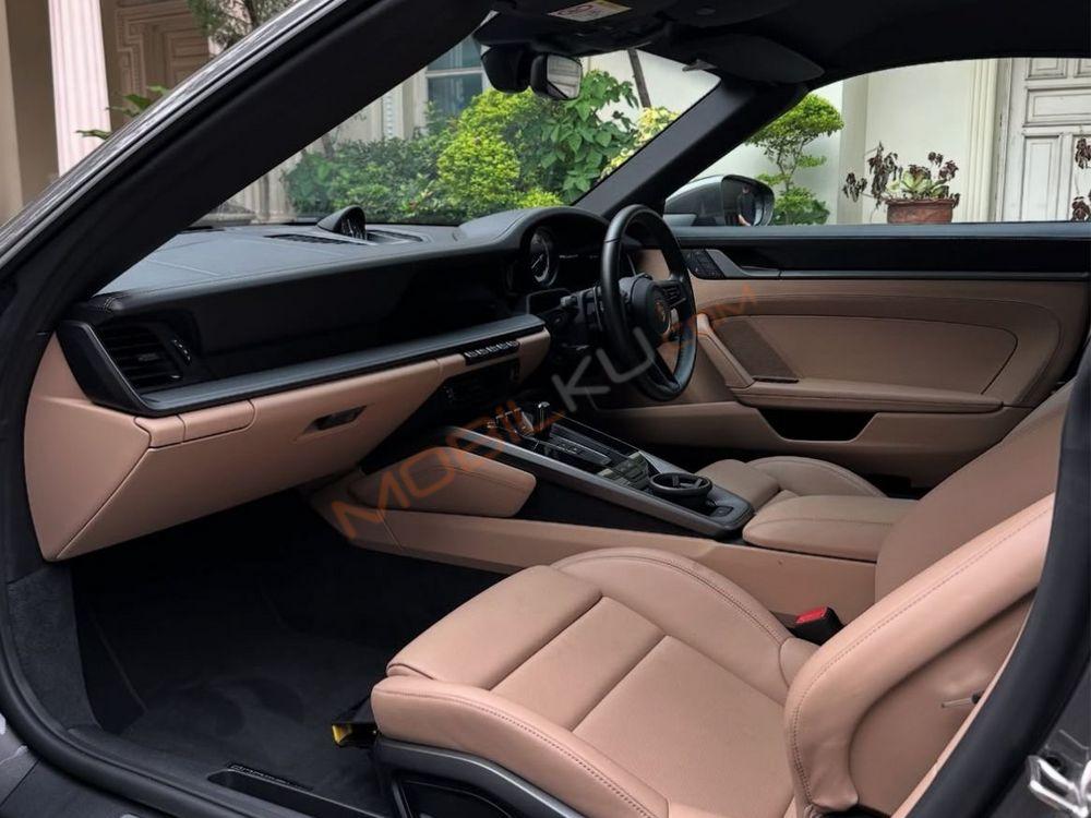 Mobil Porsche 911 2022