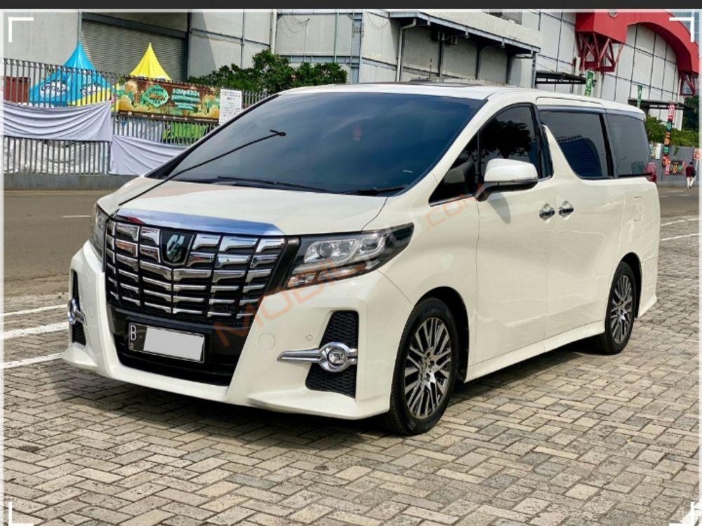 Mobil Toyota Alphard 2016