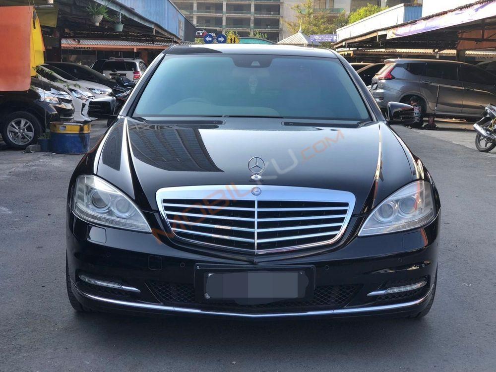 Mobil Mercedes-Benz S-Class 2011